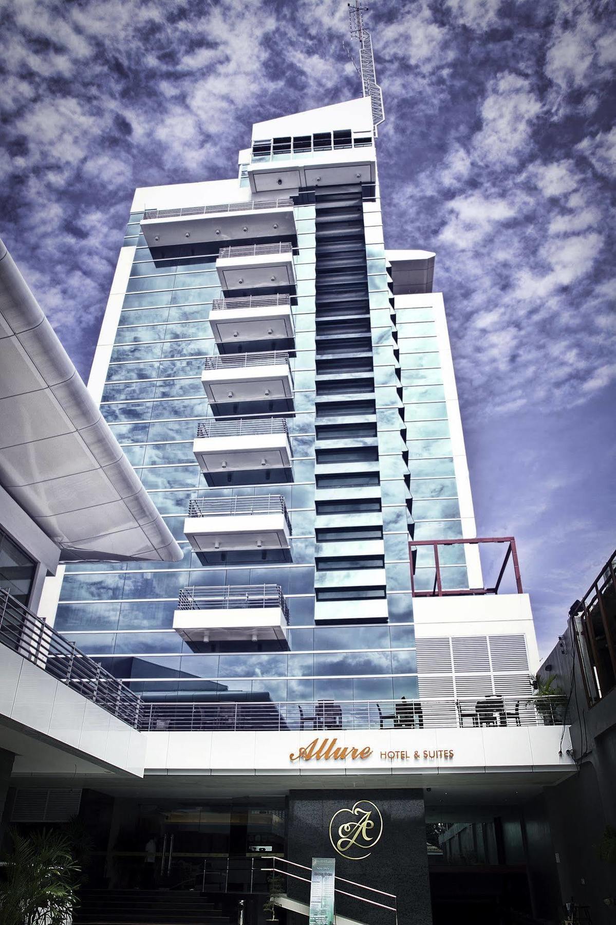 Allure & Hotel 3*