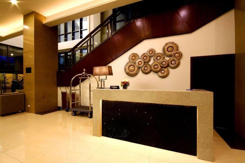 Mandarin Plaza 3*