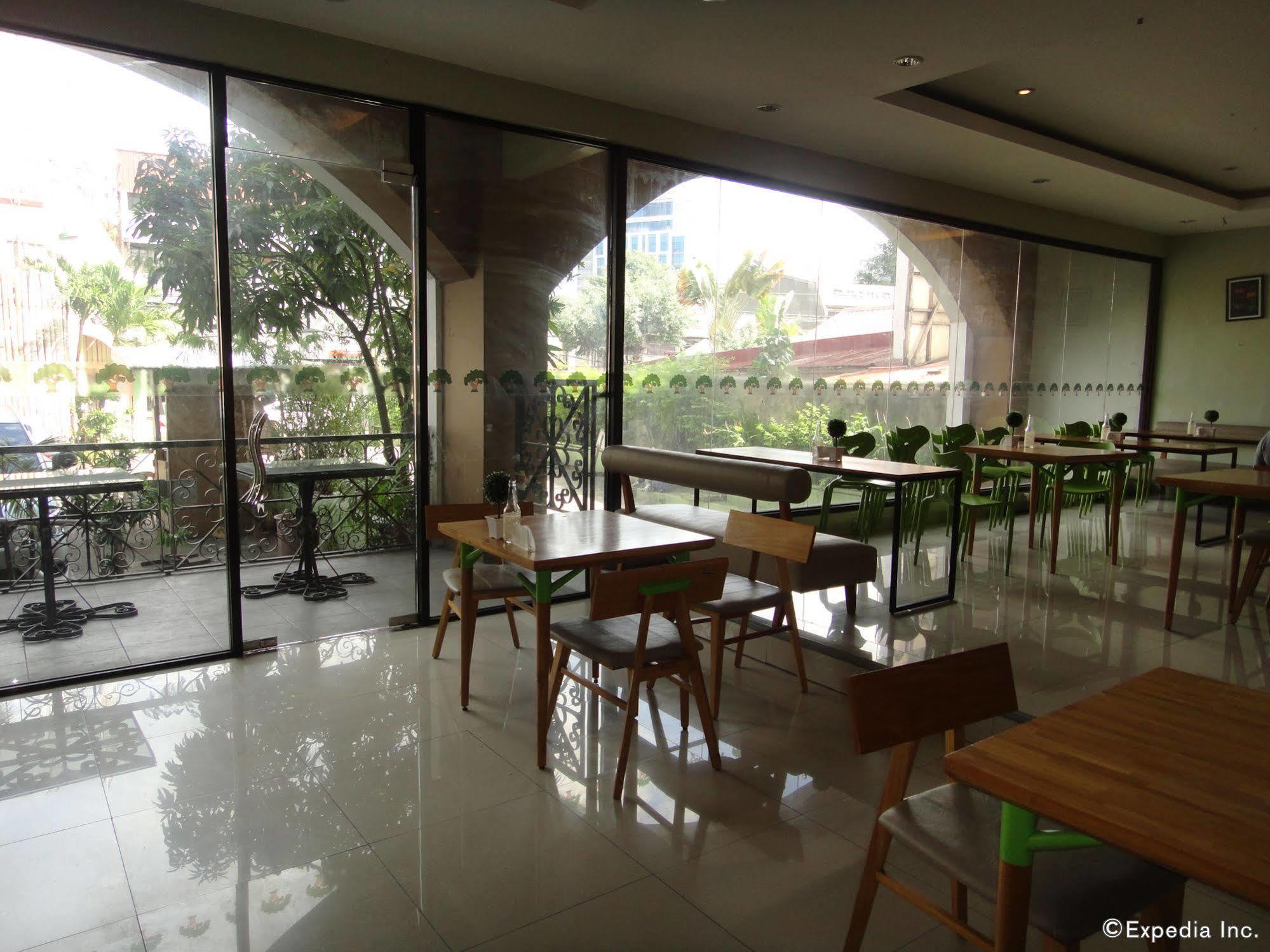 Mango Park 3*