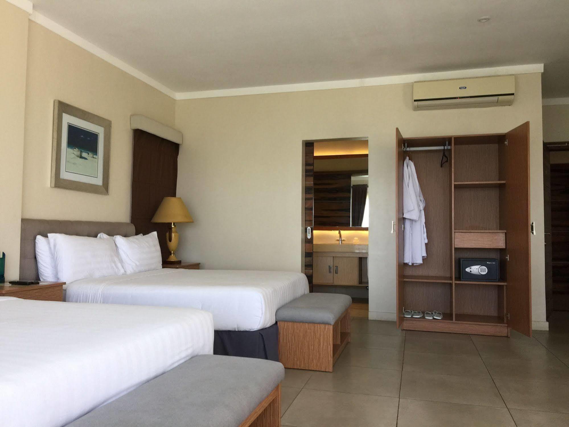 Hotel Chateau By The Sea Lapu-Lapu City