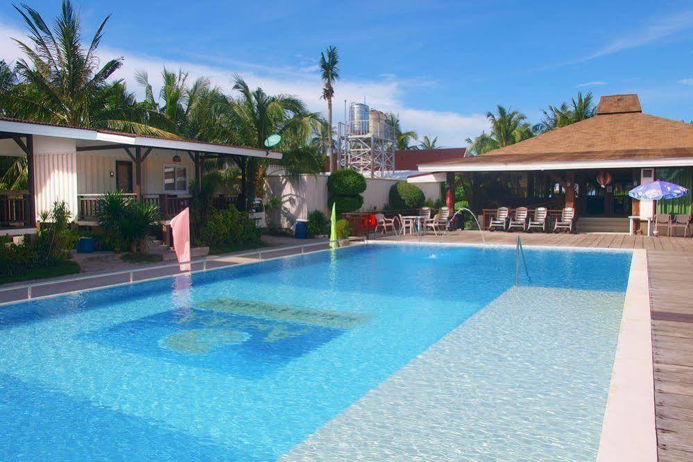 Anika Island 3*