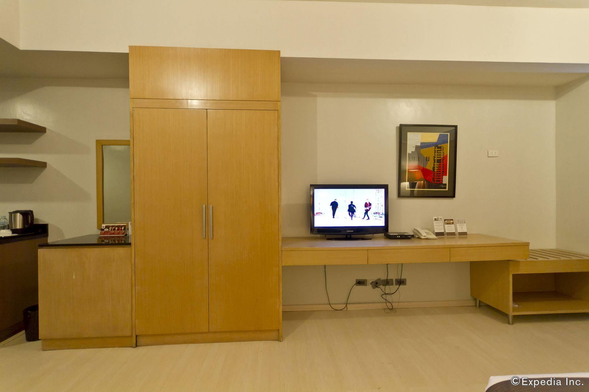 La Mirada Hotel 2*