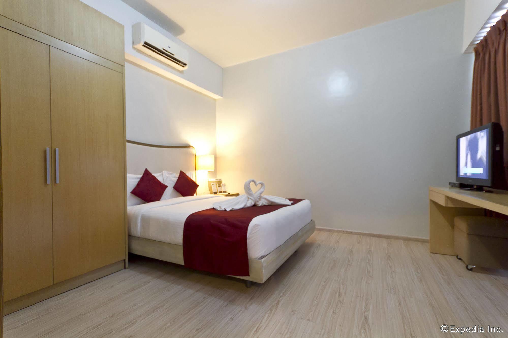 La Mirada Hotel 2*