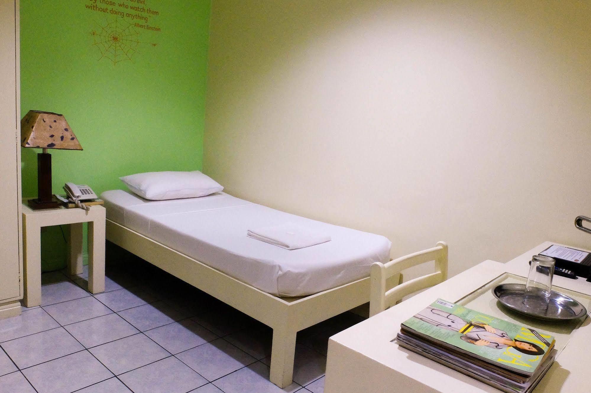 West Gorordo Hotel 2*