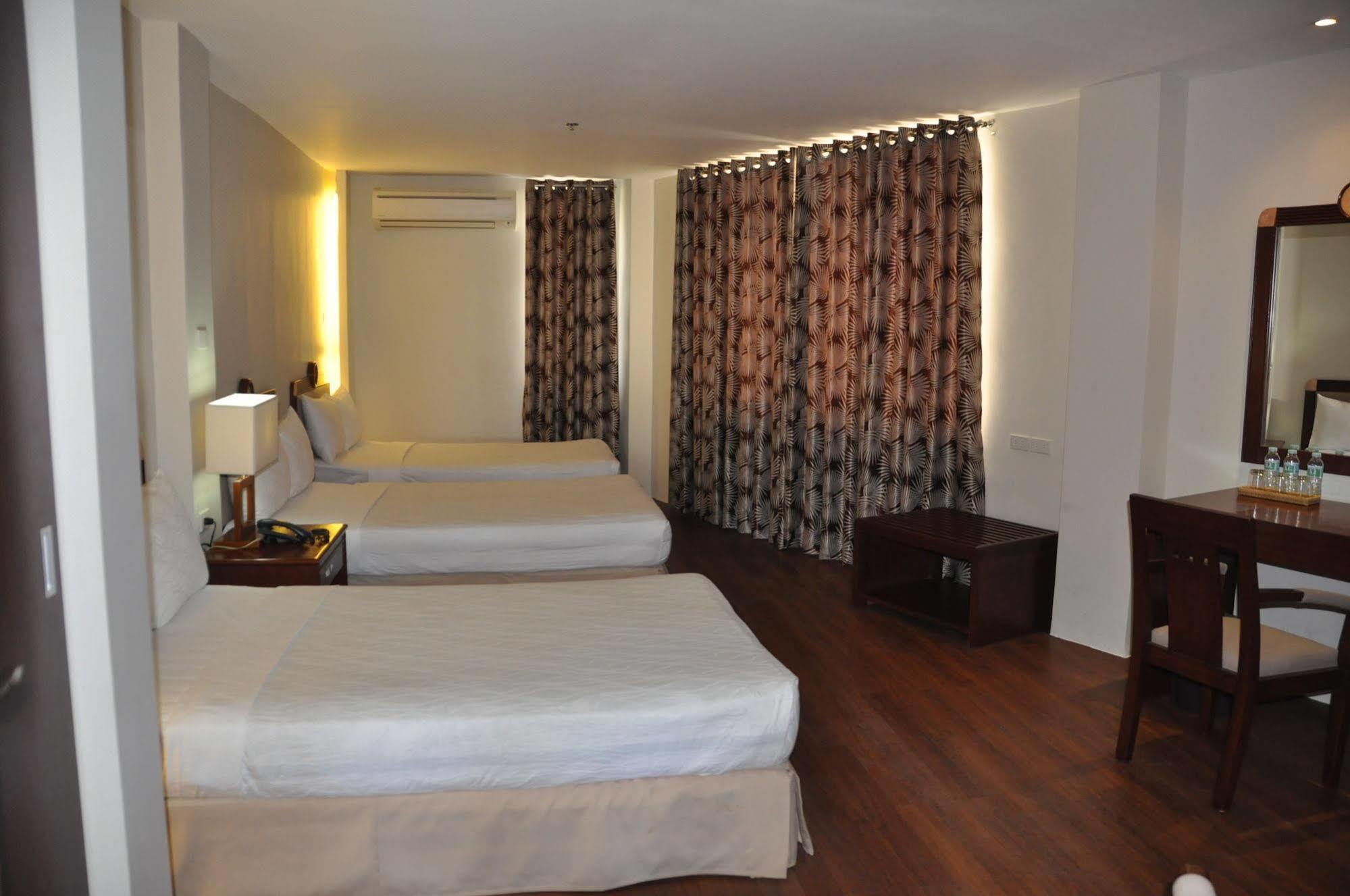 Century Plaza 3* Cebu