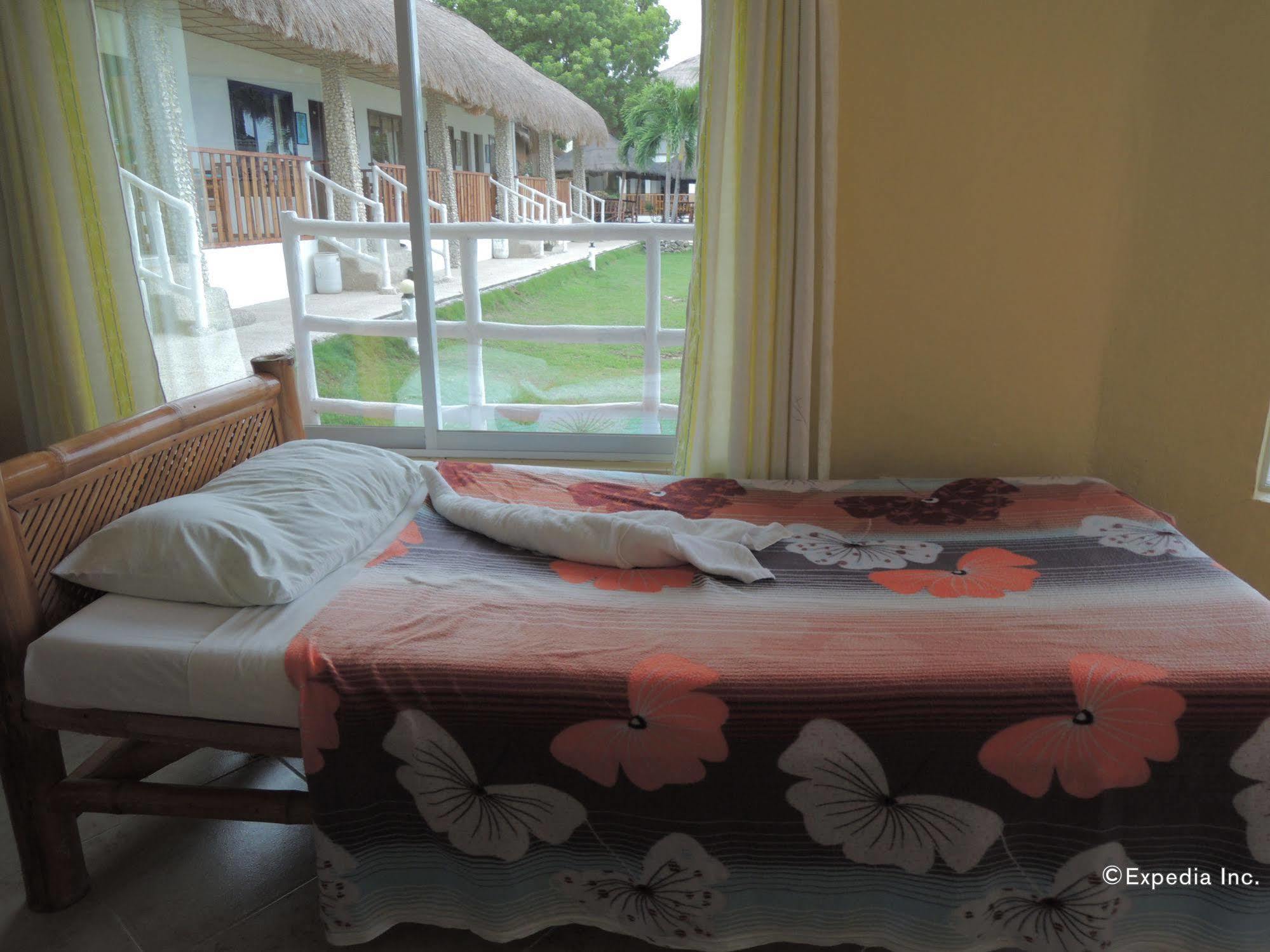 Ermi-beach-resort Oslob
