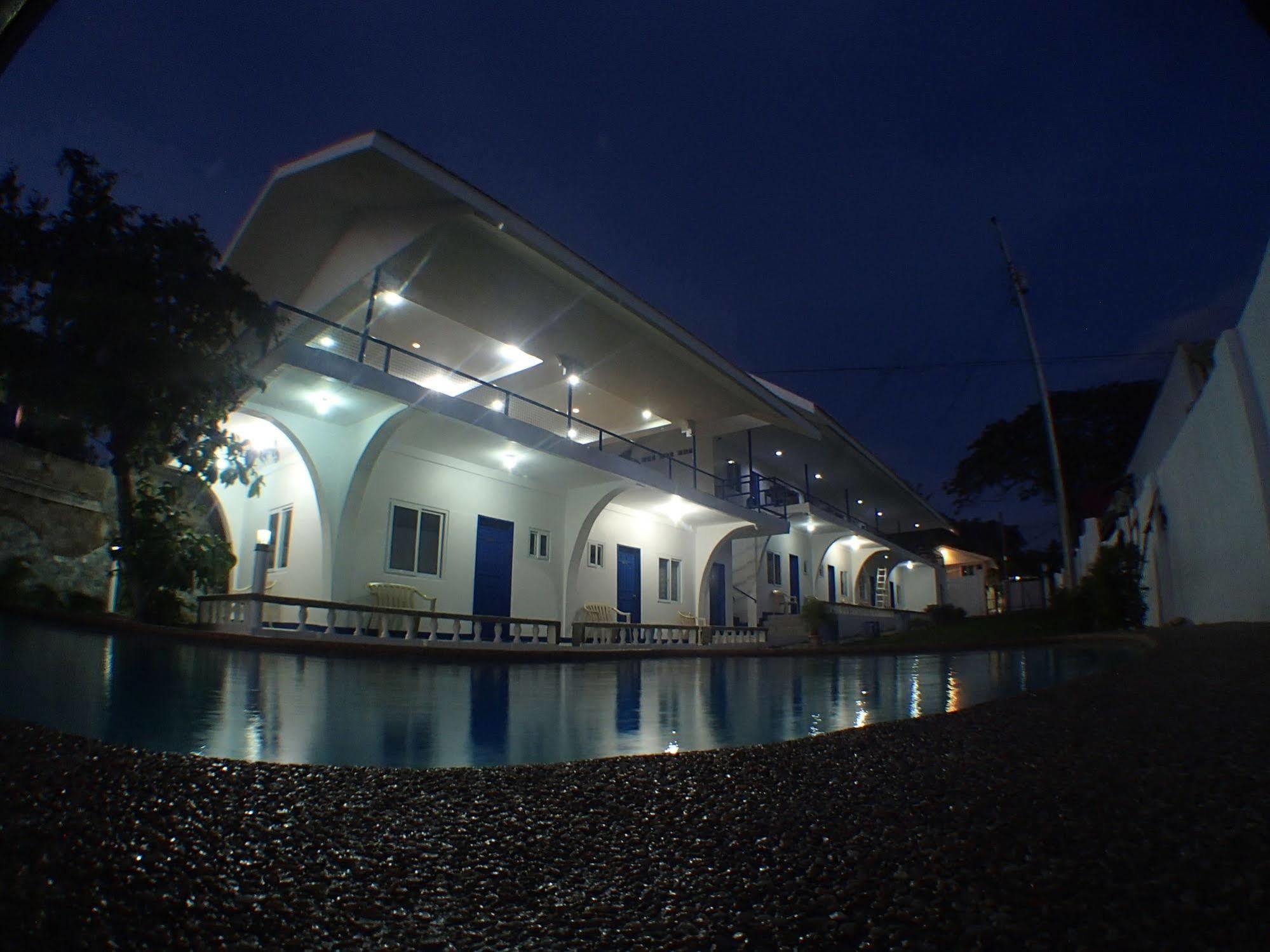 Pescadores Resort Moalboal