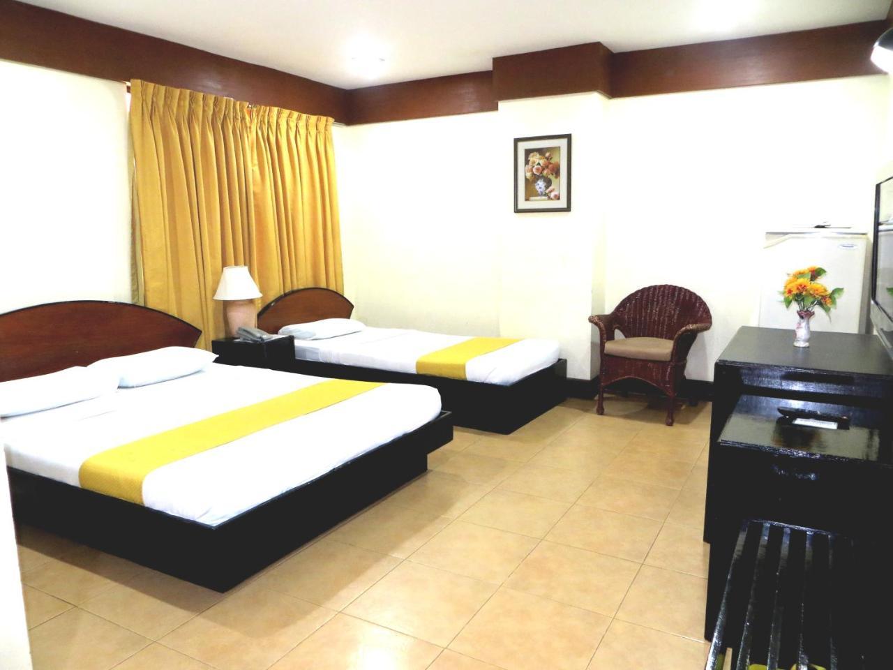 Paragon Hotel