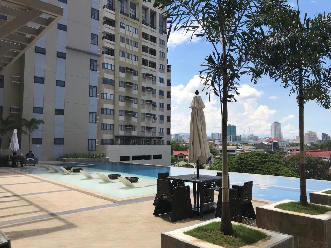 Apartment The Persimmon Near Ayala And Sm Cebu