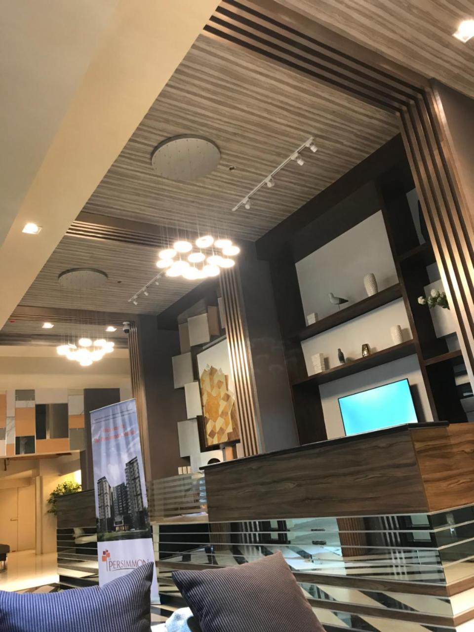 The Persimmon Near Ayala And Sm Apartment
