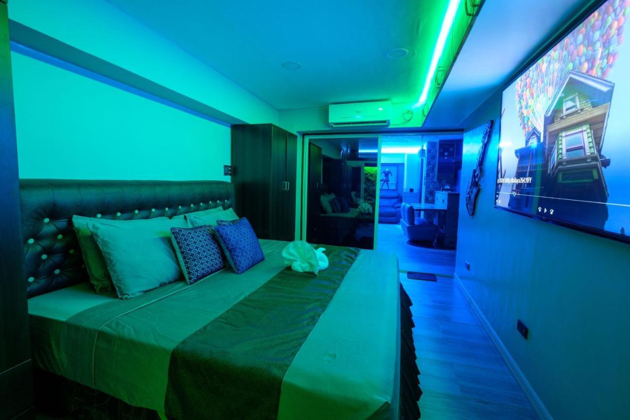 Apartment Clockworkorange Luxury 4-minutes Away To Airport