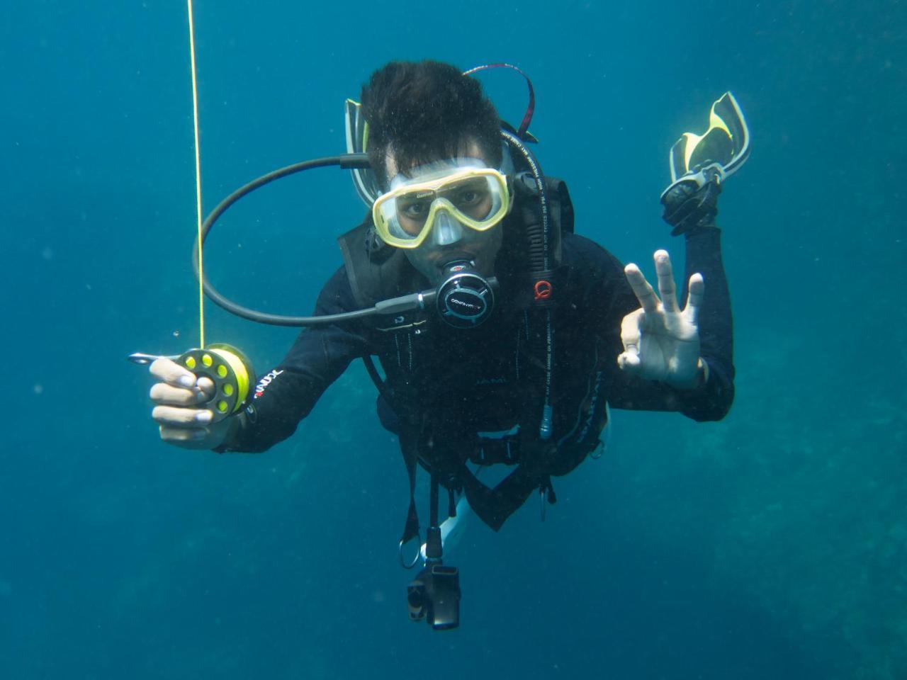 The Shark's Tail Dive Center 3* Daanbantayan