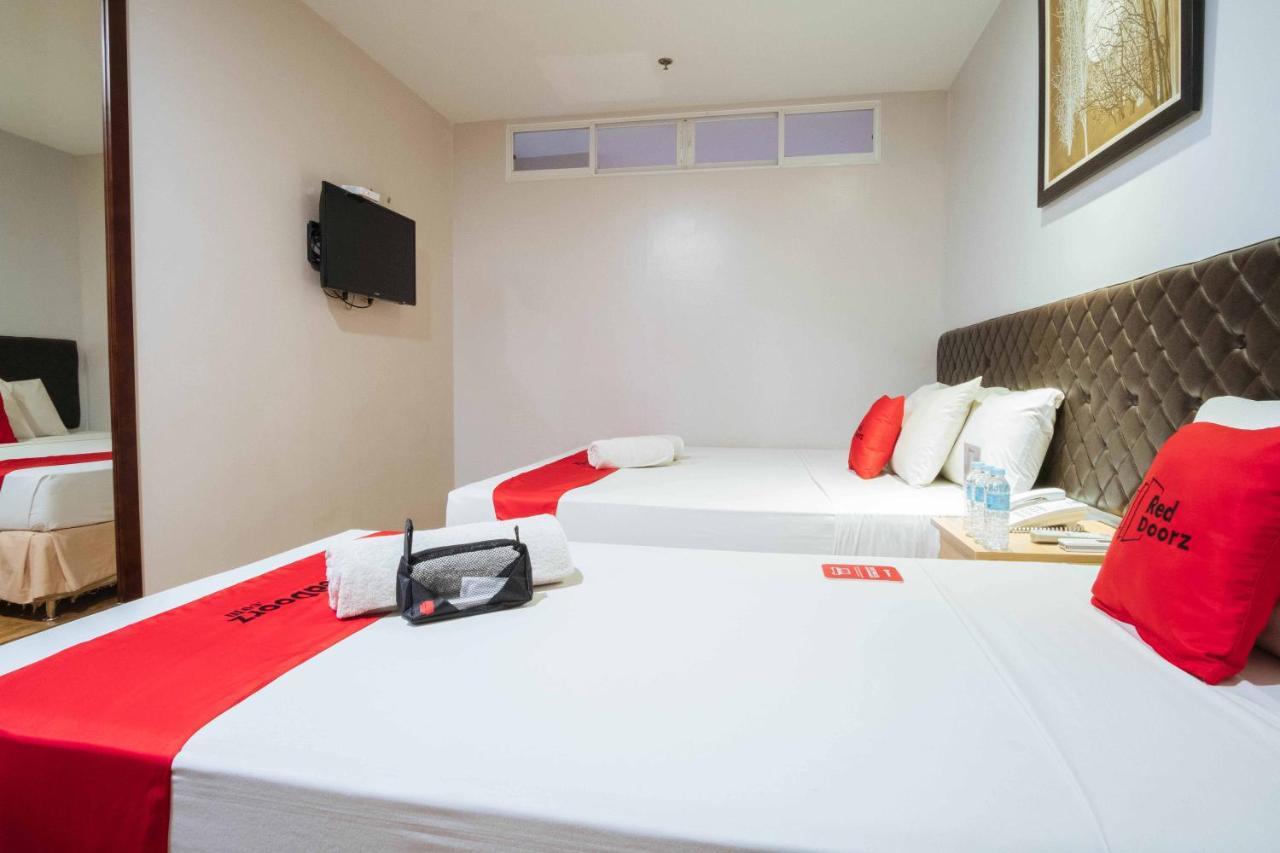 Reddoorz Near Capitol Hotel 3*