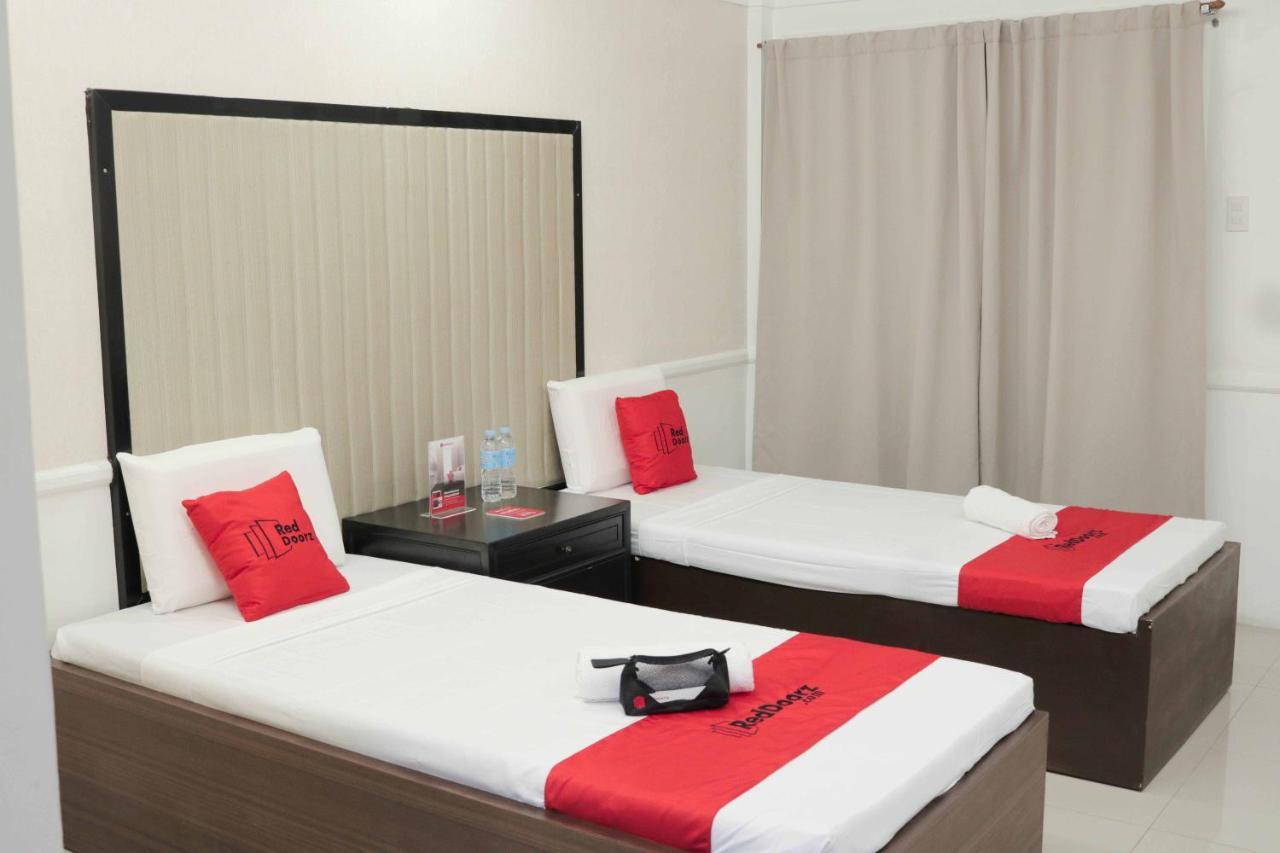 Reddoorz Premium @ Wireless Cebu Hotel