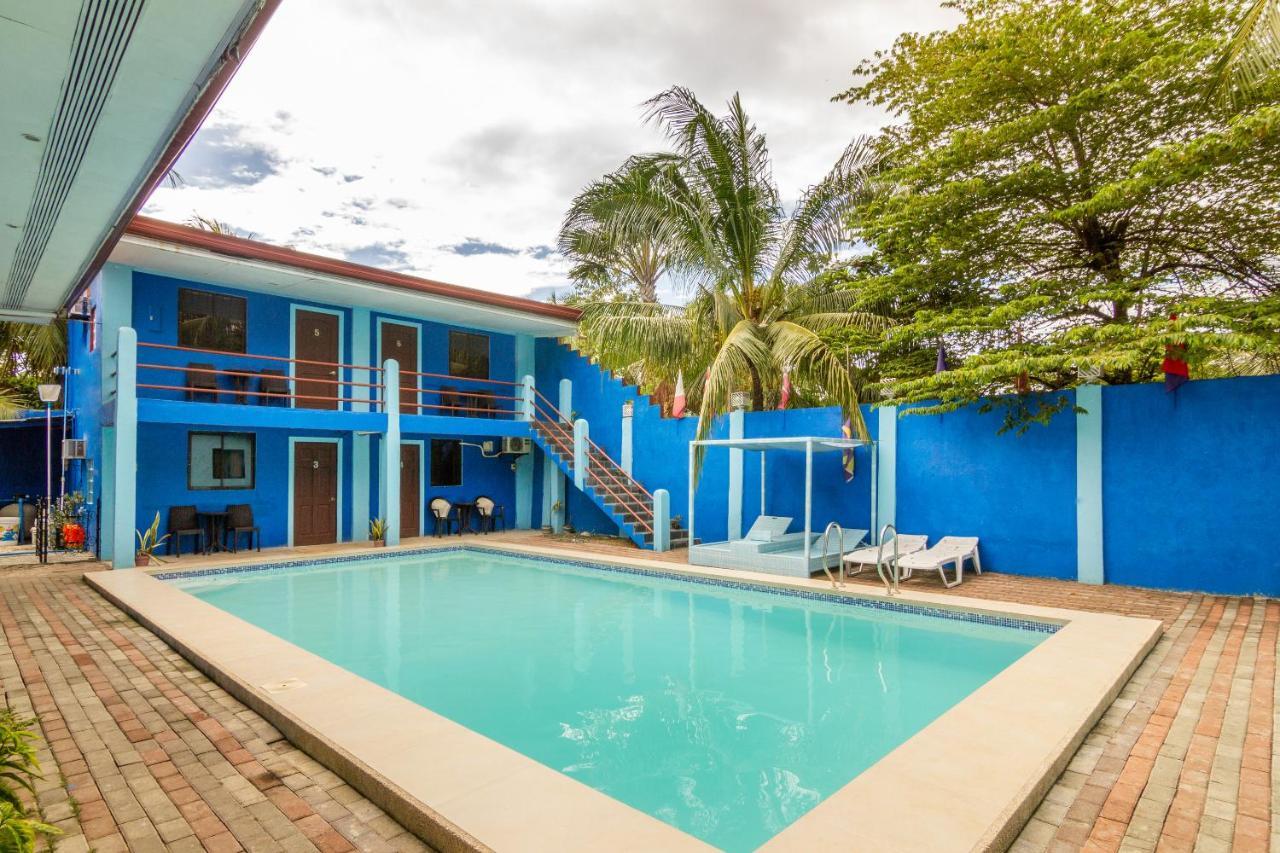 Hotel Cebu 3*