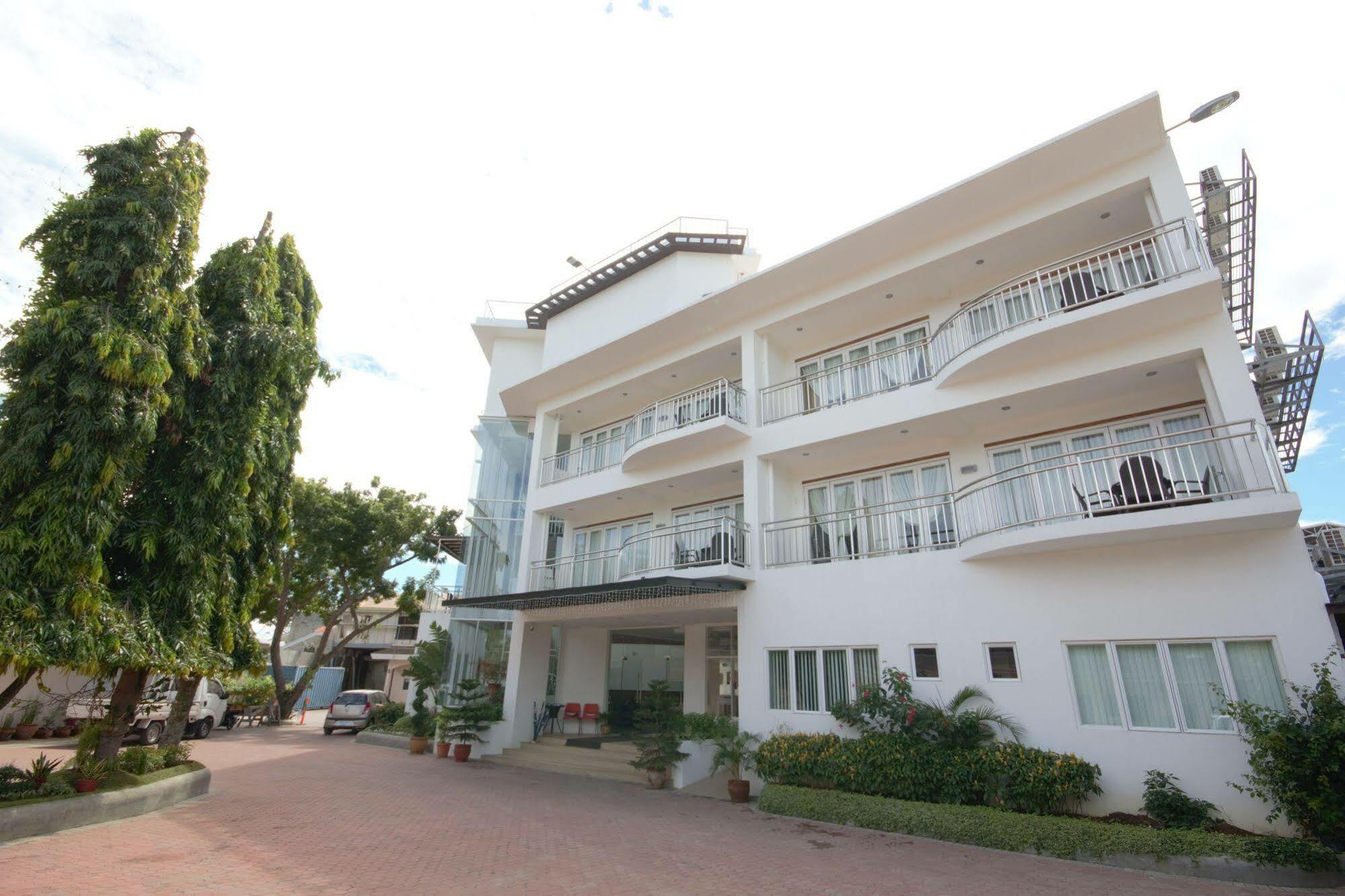 Mactan Resort By 1521 Resort 3*