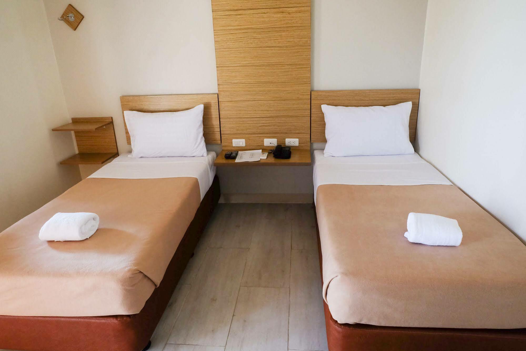 Mactan Hotel 2*