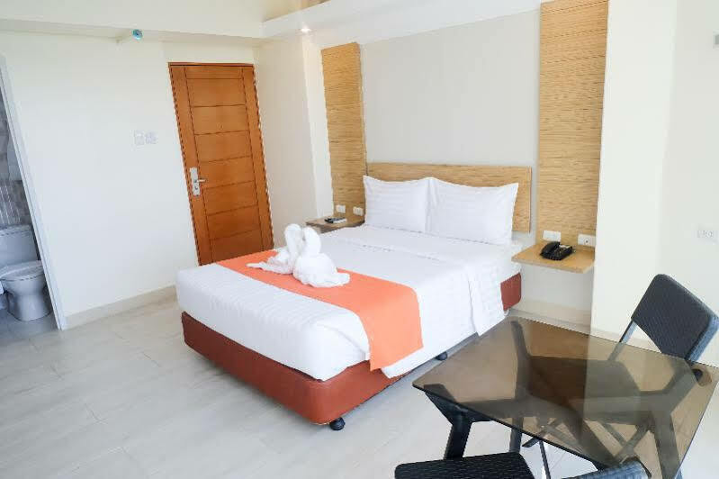 Mactan Hotel 2*