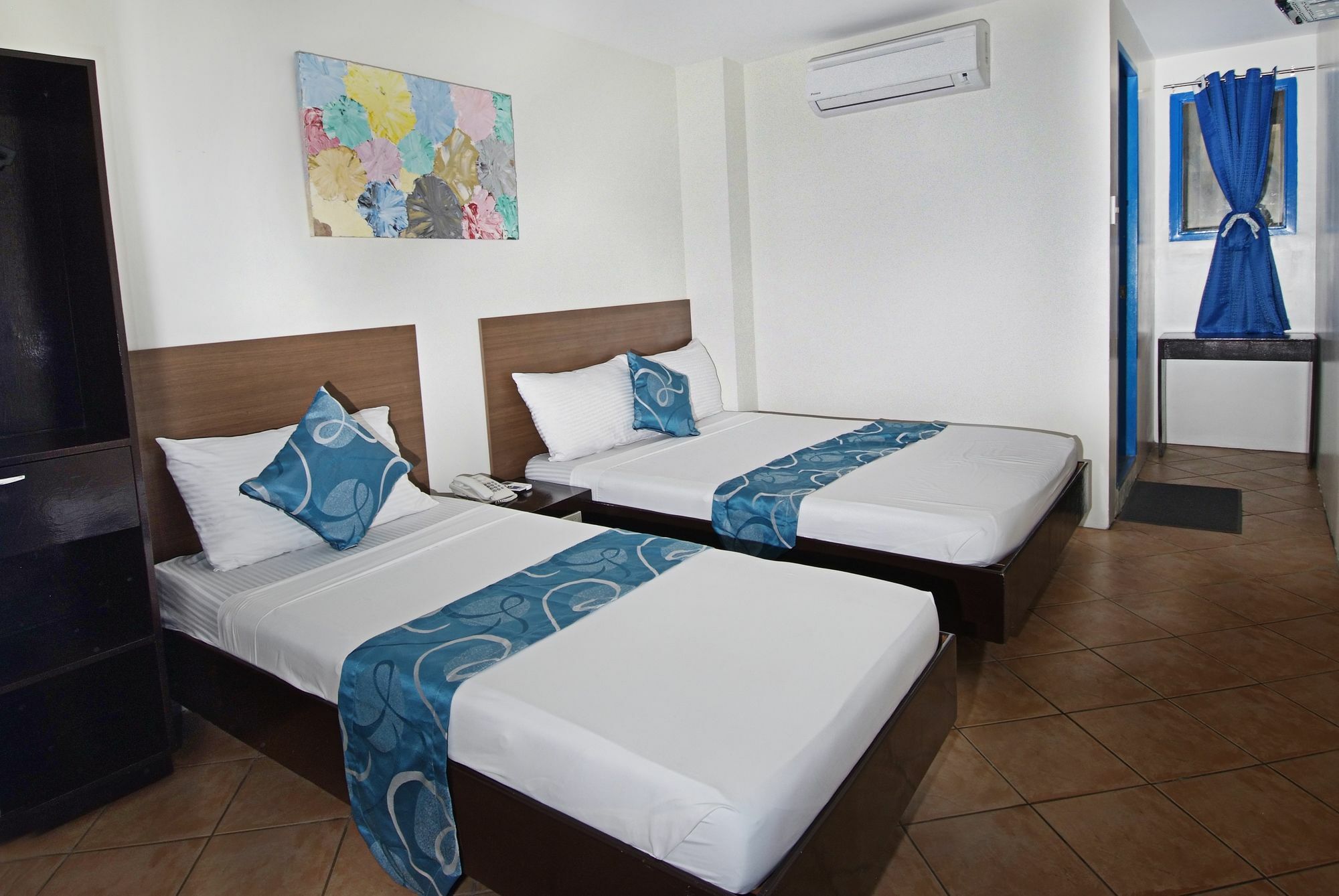 Skyblue Hotel 2*