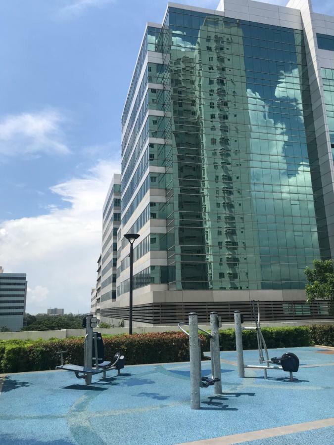Cozy 922 At Tower One