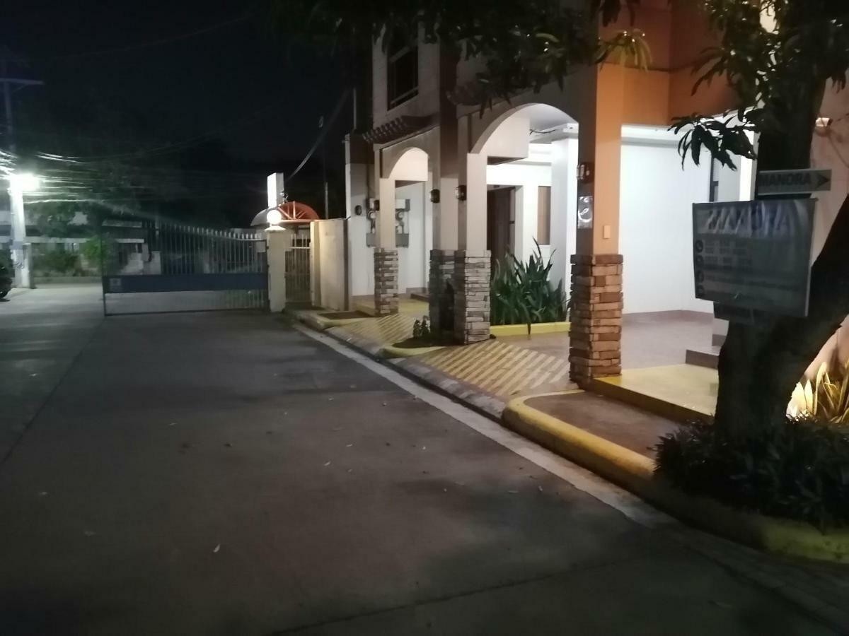 bahay-panuluyan Manora Talisay (Cebu)