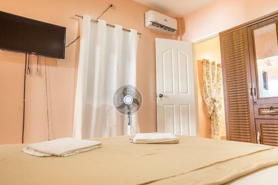 Kellocks' Seaview Apartelle Inn