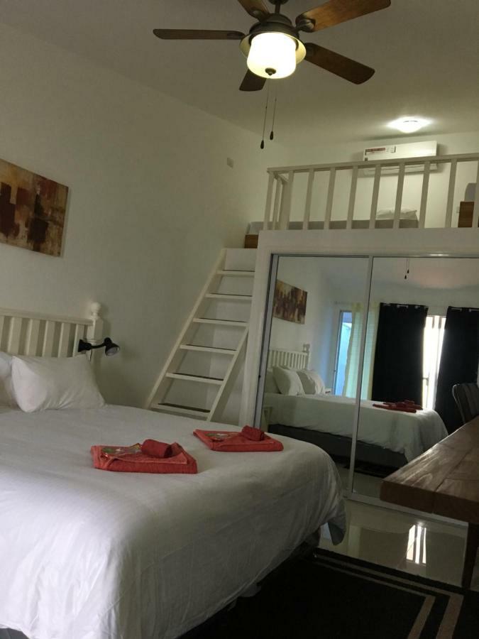 The Beachhouse 3*