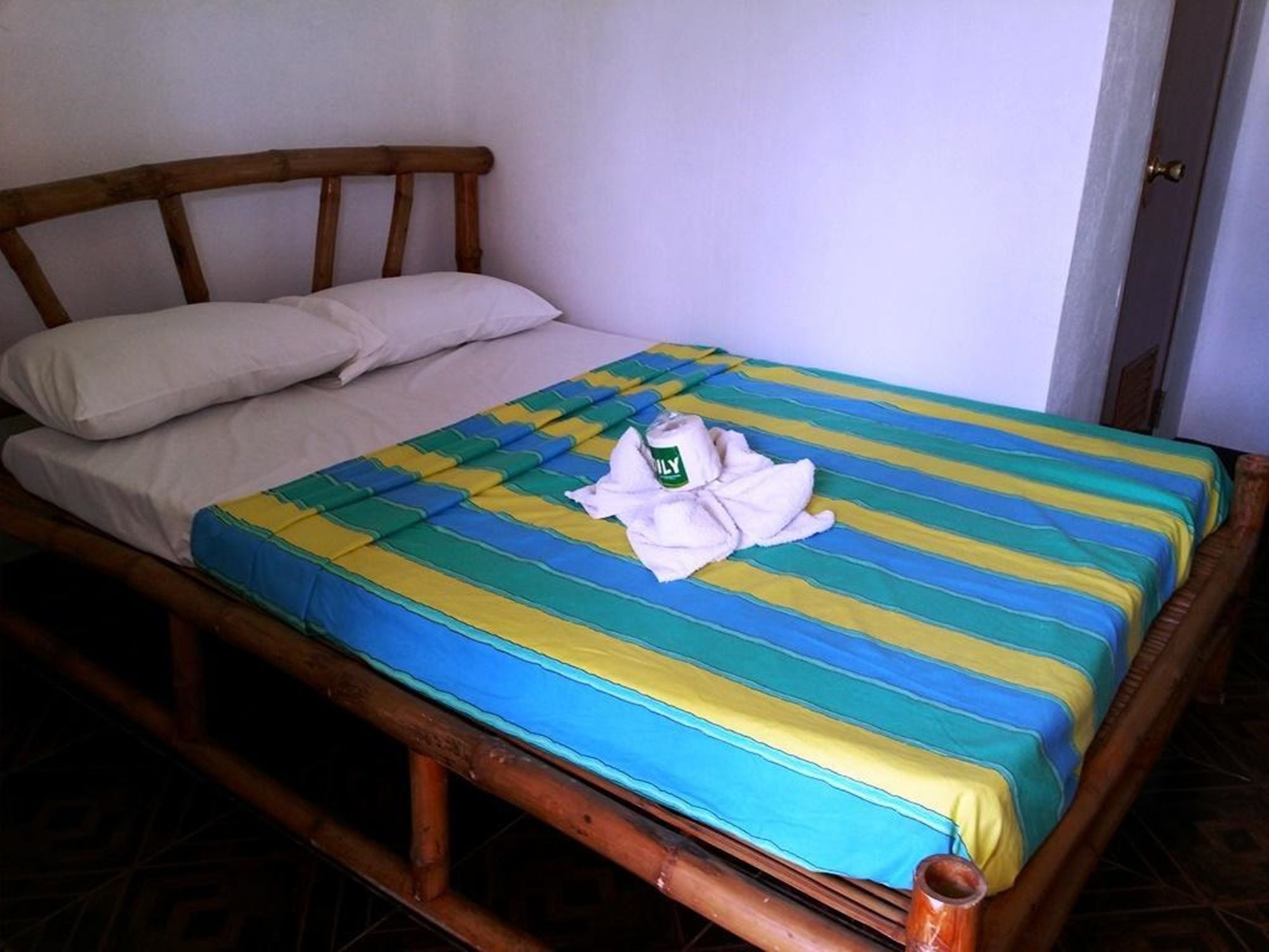 Mr. Kwiiz And Restaurant Hotel Daanbantayan