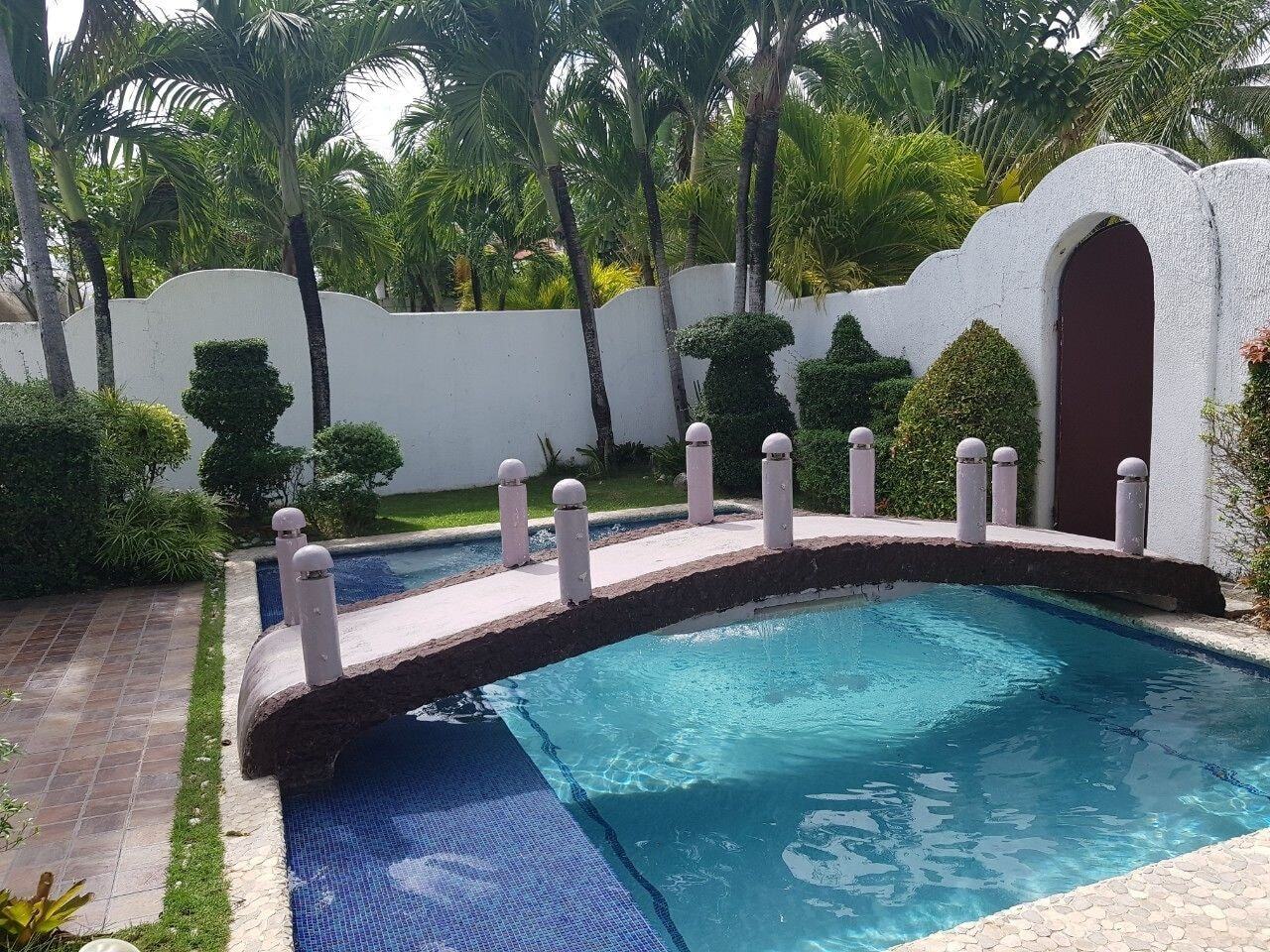 Mactan Isla Hotel