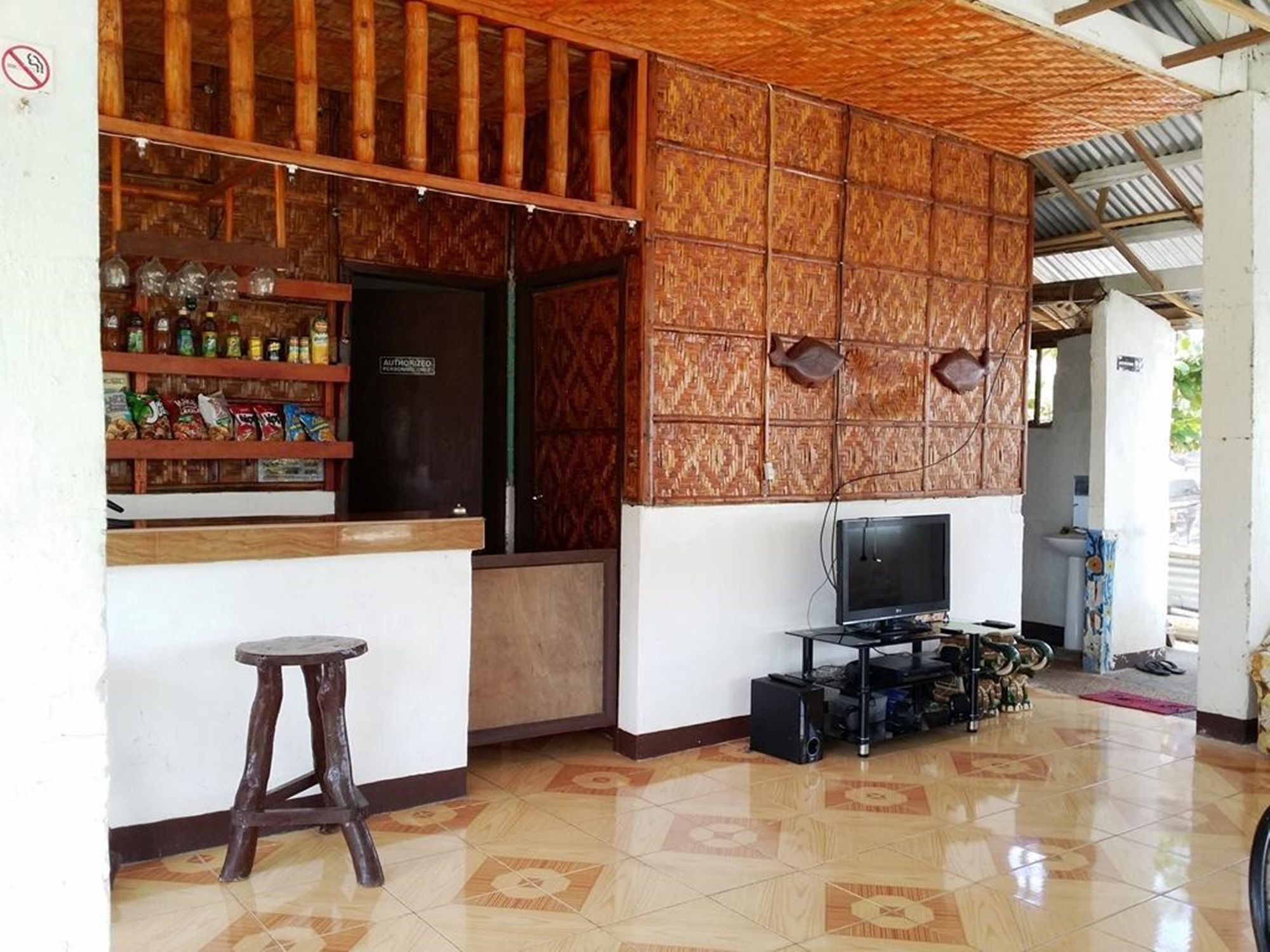 Mr. Kwiiz And Restaurant Daanbantayan