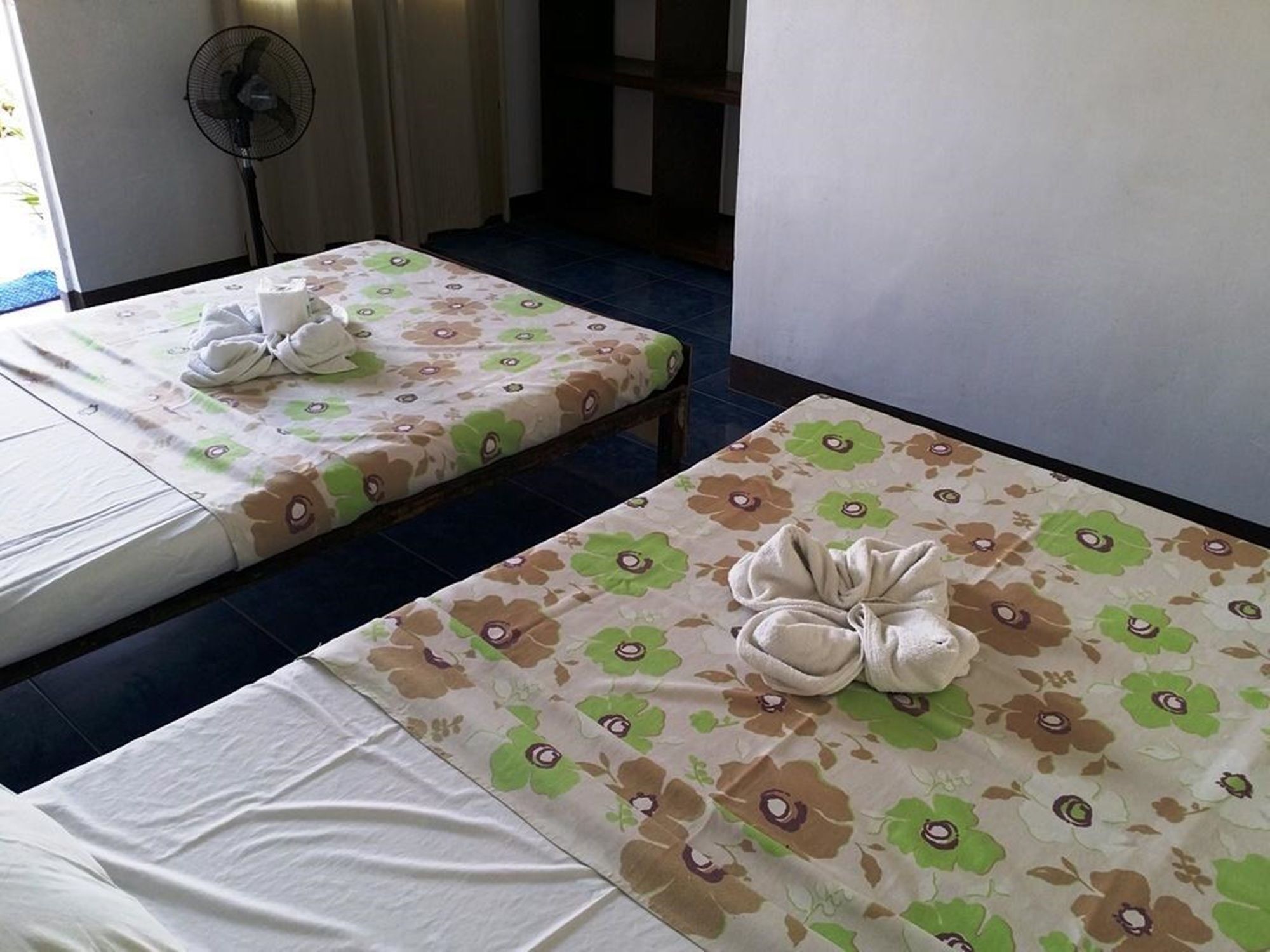 Hotel Mr. Kwiiz And Restaurant Daanbantayan
