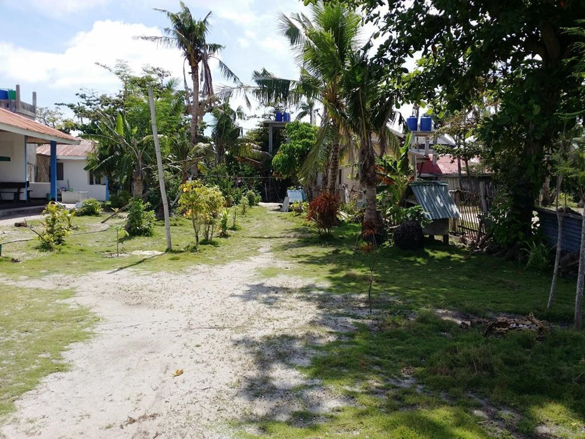 Mr. Kwiiz And Restaurant Hotel Daanbantayan
