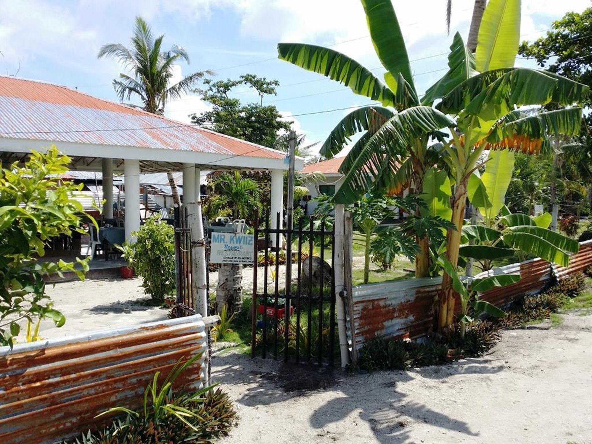 Mr. Kwiiz And Restaurant Hotel