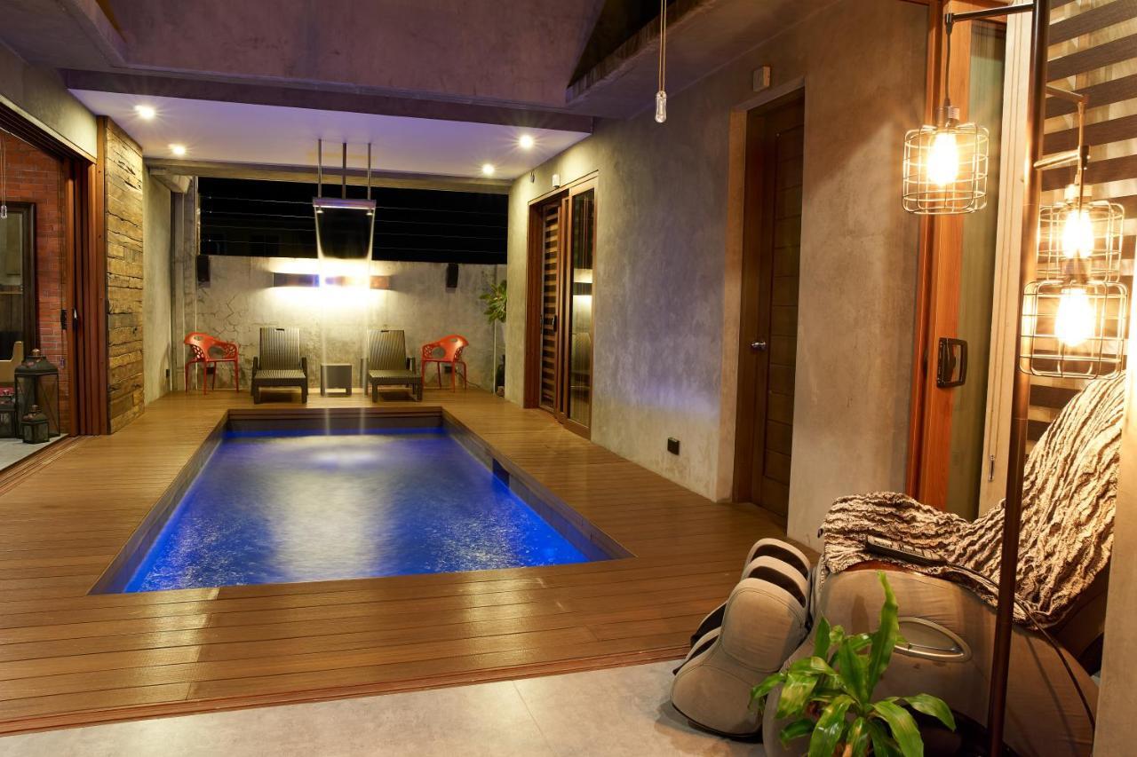 Isla 1 Amazing Waterfall Pool House Near Beach, Bars & Restaurants *