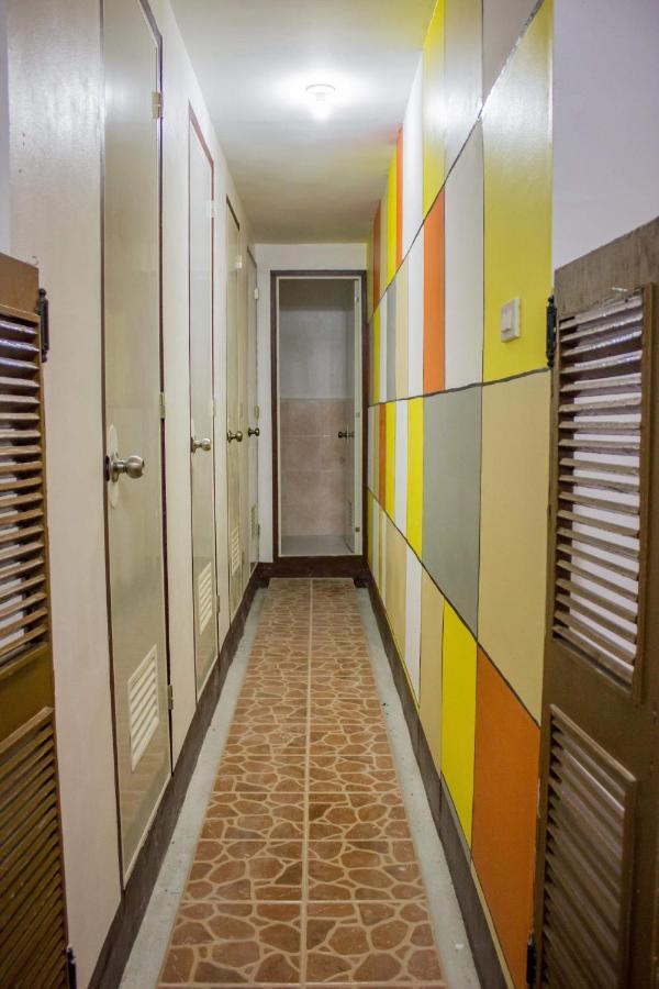 Luxs Capsule (adults Only) Hostel *