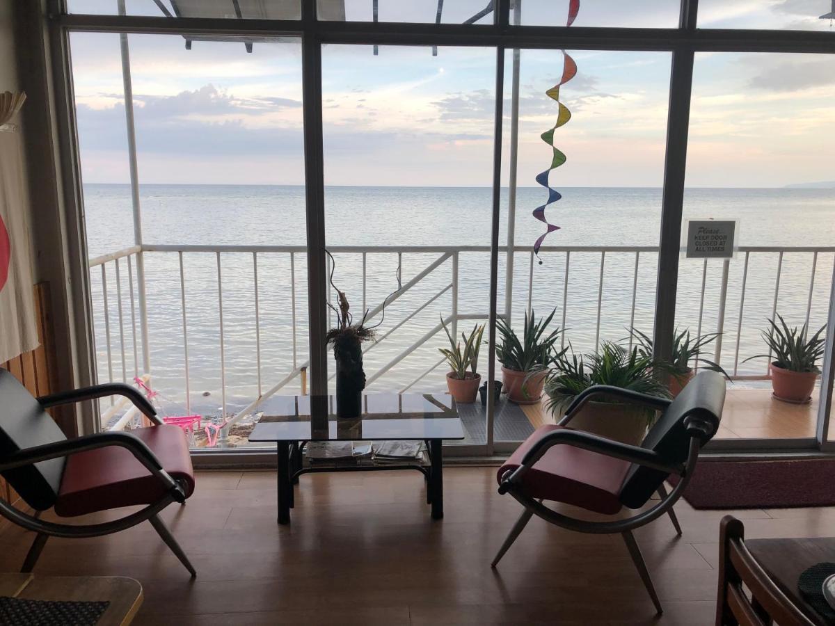 John's Seaside 3*