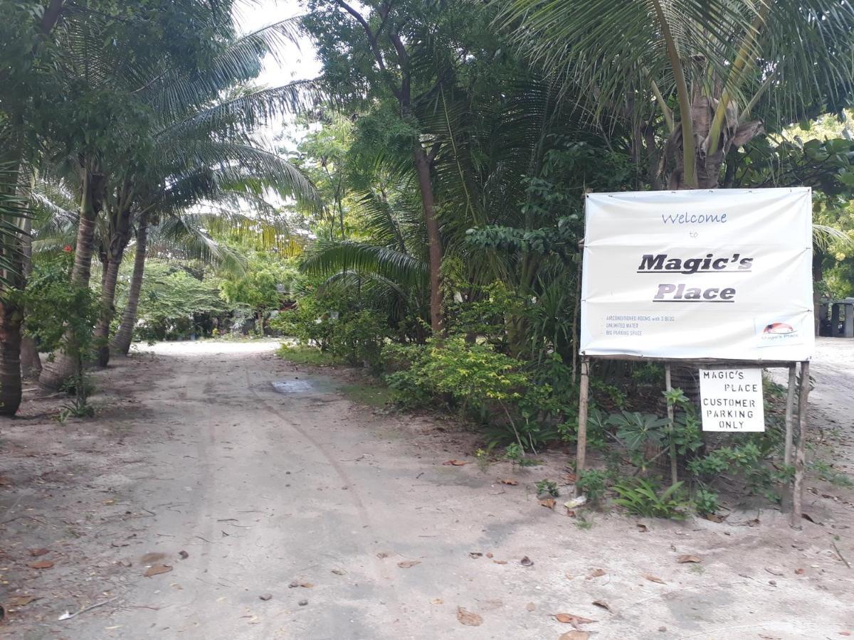 Magic's Place Hostel *