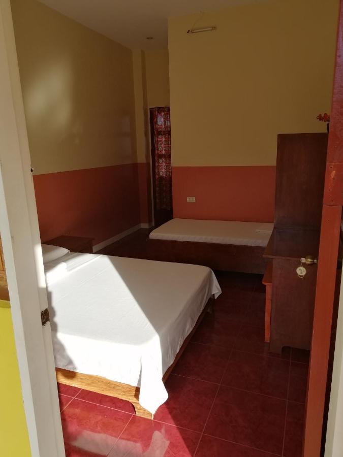 bahay-panuluyan Islet View House