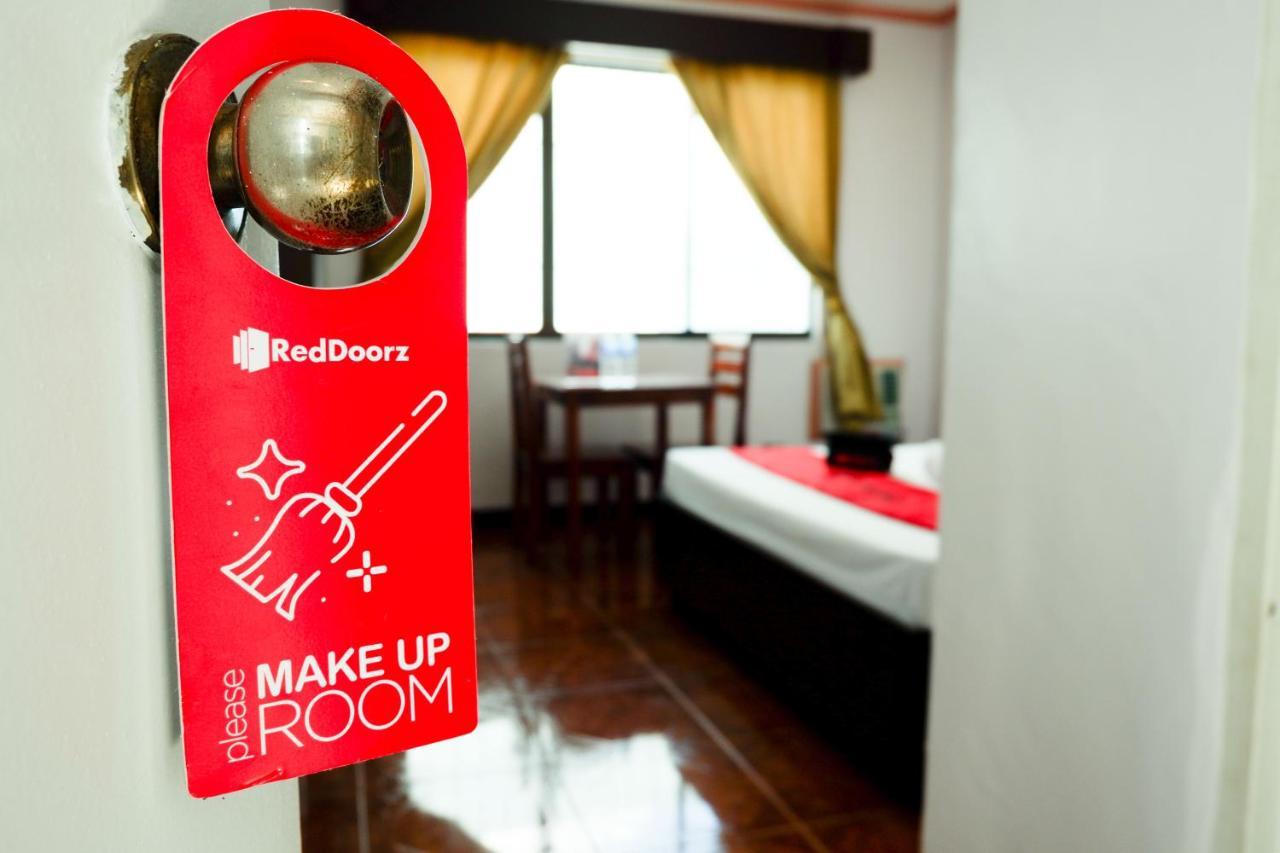 Hotel Reddoorz Near Maribago Barangay Hall 2*