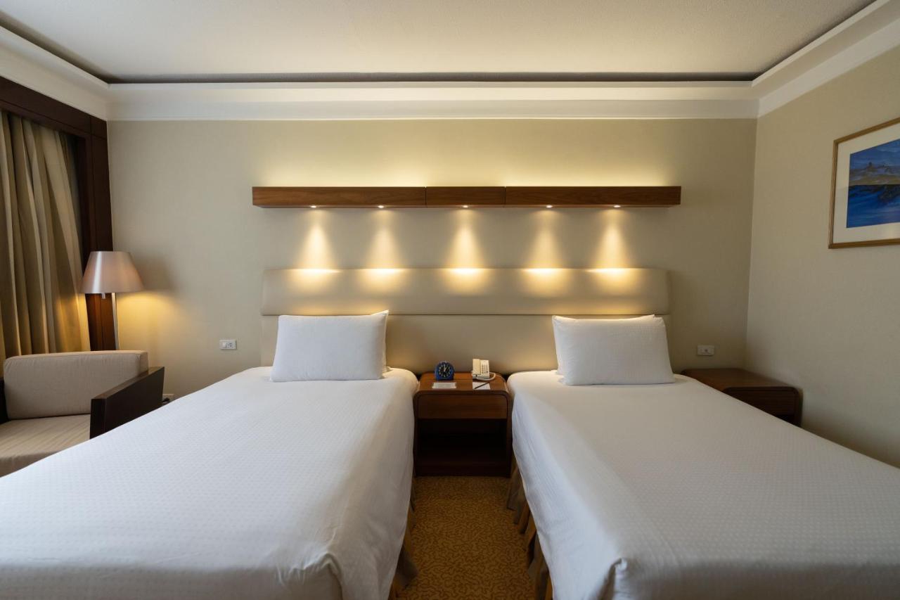 Marco Polo Plaza Hotel