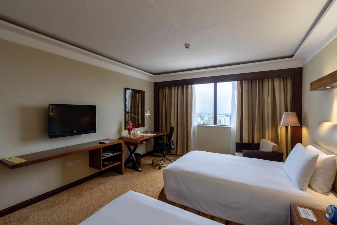 Marco Polo Plaza Hotel