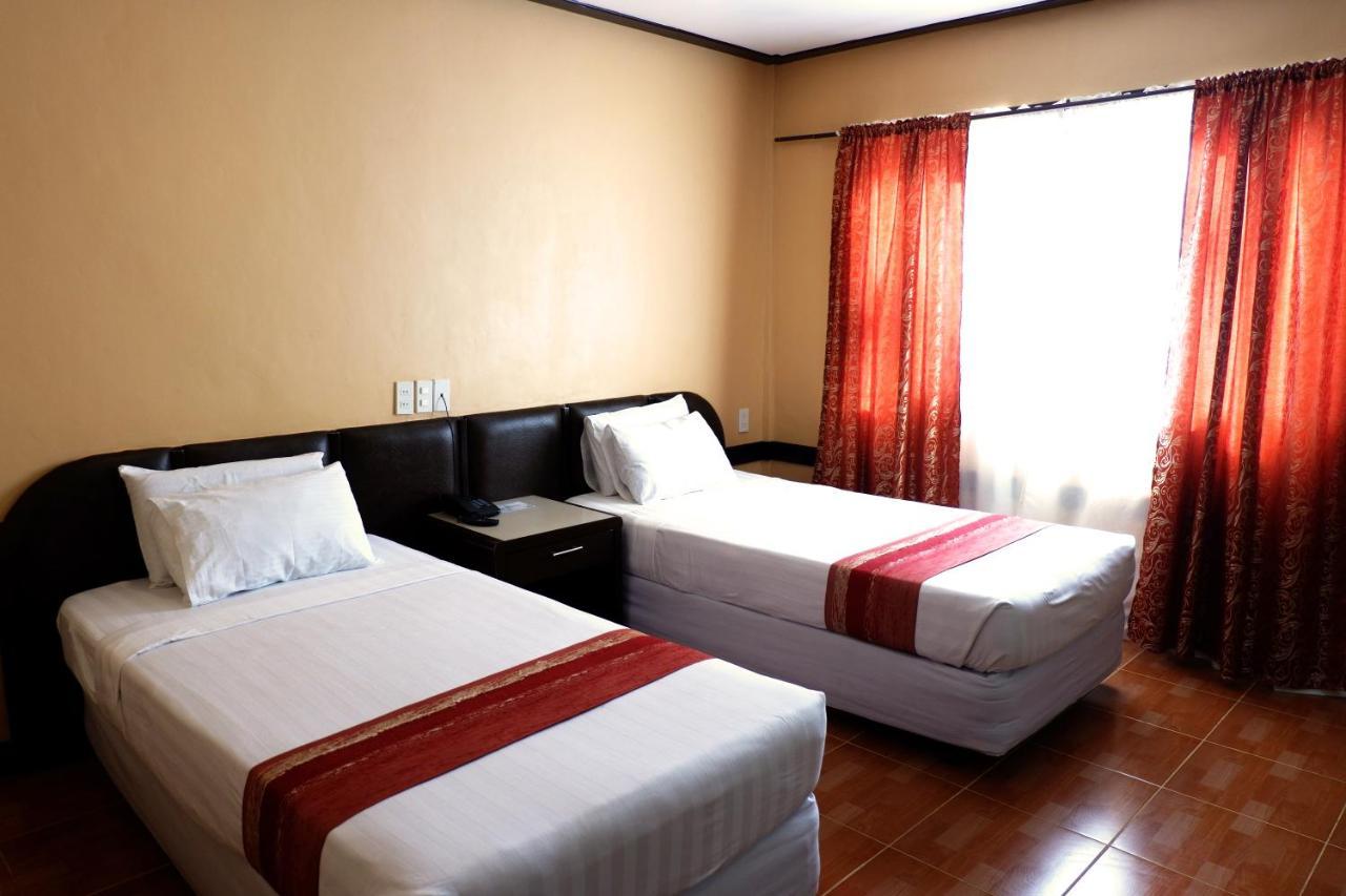 Holiday Spa Hotel 3* Cebu