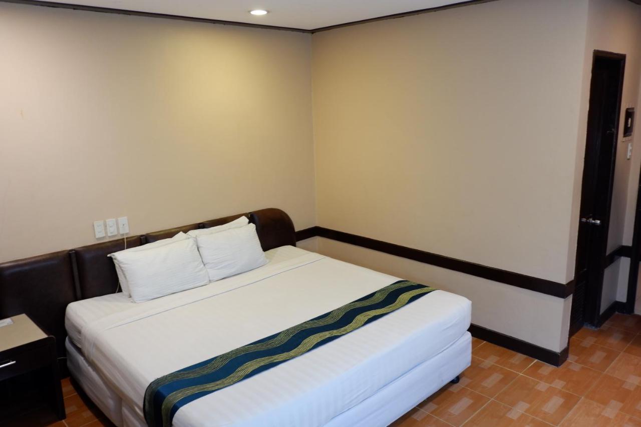 Holiday Spa Hotel
