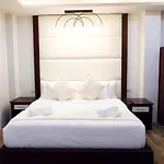 D And R Travellers Inn