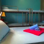 The Stopover Hostel - Mactan