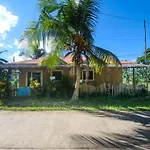 Uncle Rock\'S House & Diving Resort