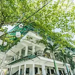Hk Beach Resort And Restaurant