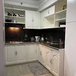 Cozy 1 Bedroom Condo With Pool.