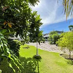 Lapu-Lapu Cottages & Restaurant
