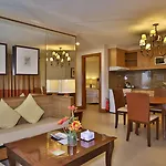 Crown Regency Suites Mactan